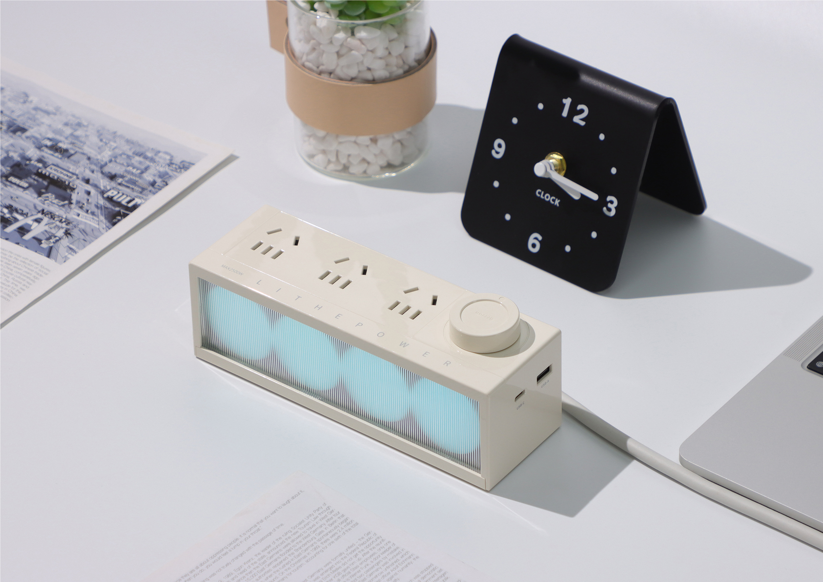 Lightbox power strip-3