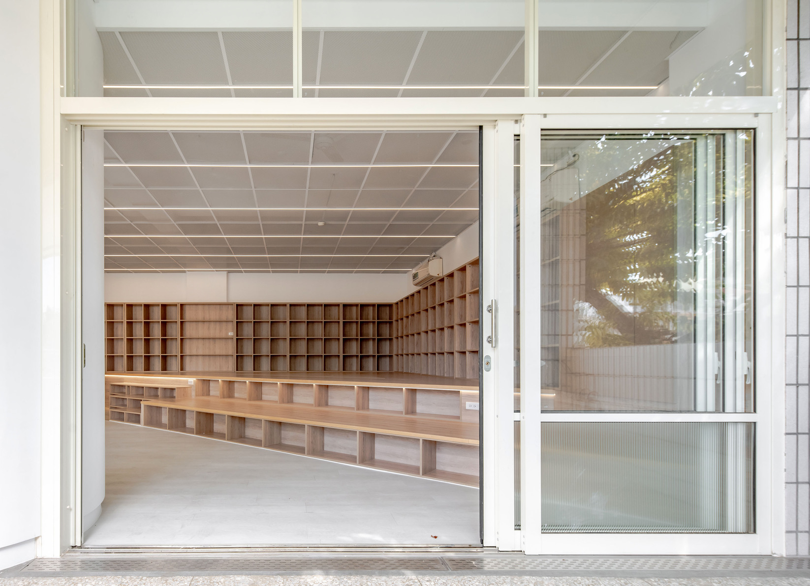 Triangle Book-hill - Yuan Tung Elementary School Community Library-3