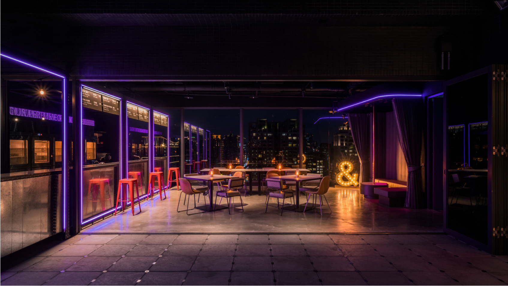 The Moxy Rooftop Bar XOXO-5