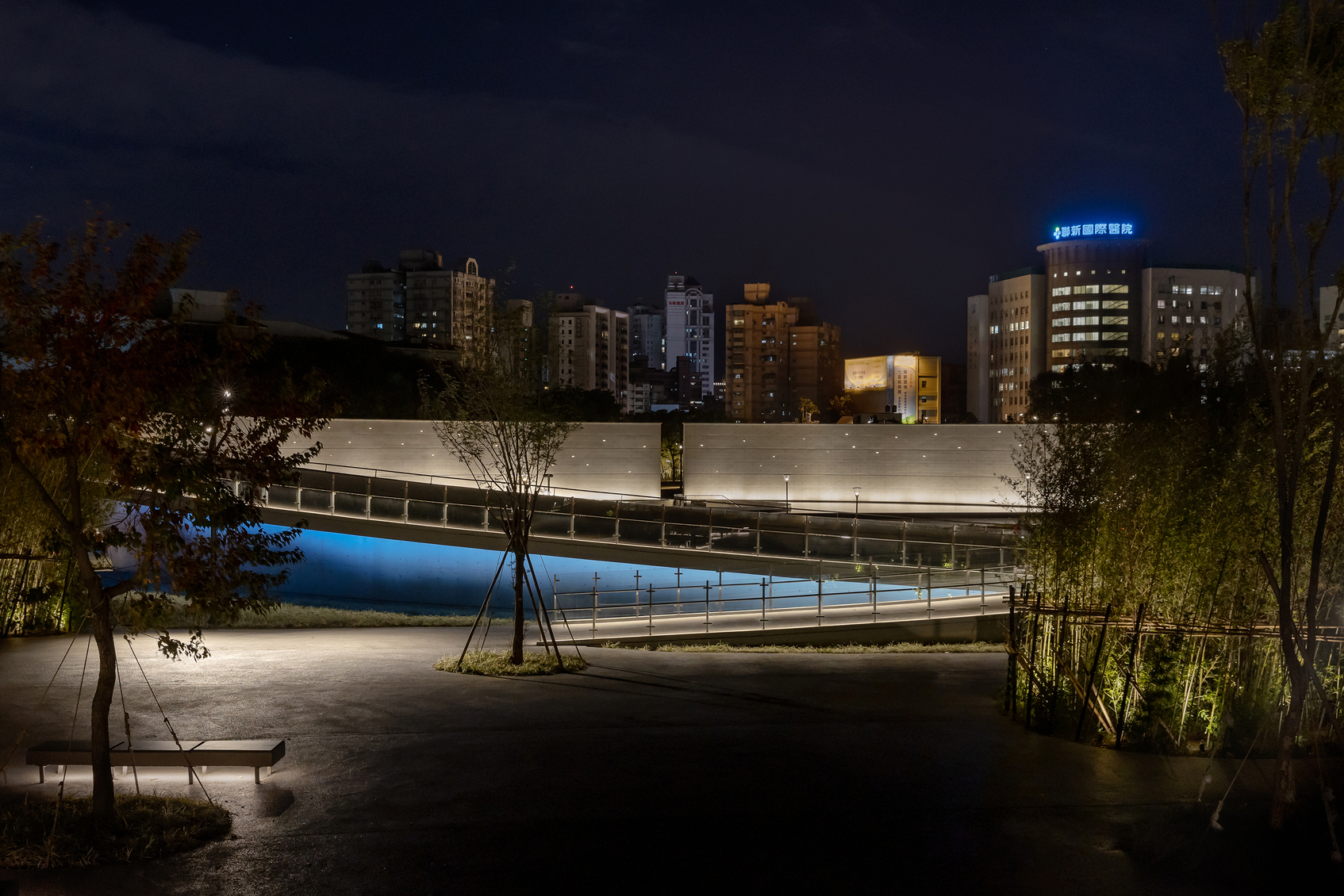 1895  Memorial Park -The Brave Blue  Lighting-1