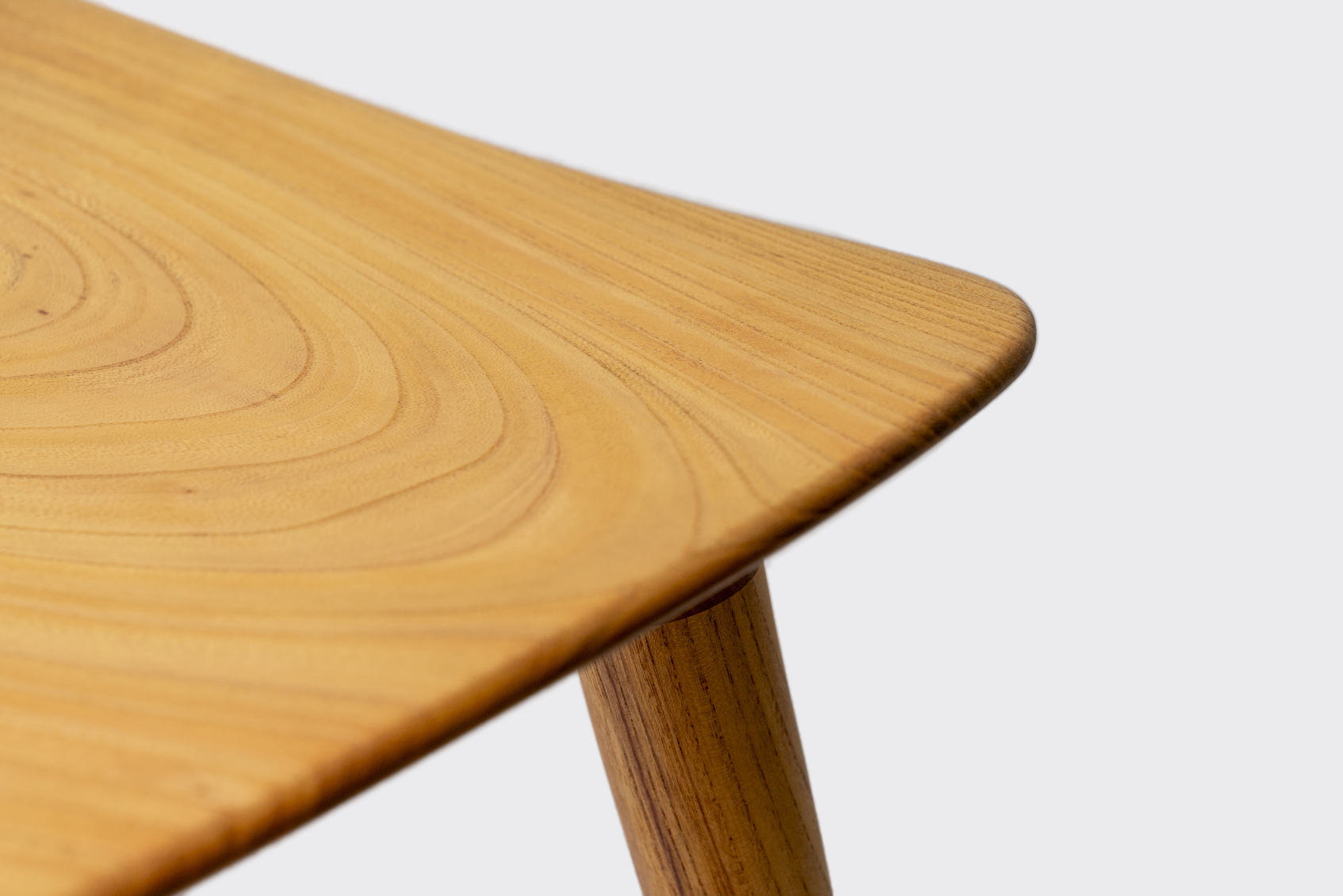 Lotus Curve Stool-5